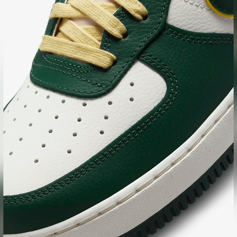 NIKE AIR FORCE 1 '07 LV8 LOW 💚NOBEL GREEN💚PURE CLASSICLOOK - Picture 8 of 9